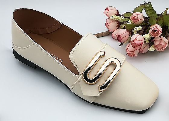 Çin S harfi plastik ayakkabı tokaları, hediyeler bayanlar ayakkabı için küçük ayakkabı tokaları Tedarikçi
